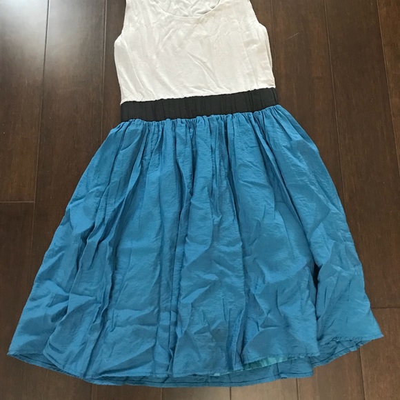 Adorable knee length cotton dress - Picture 2 of 4